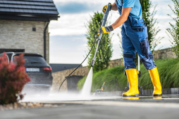 Why Choose Our Certified Pressure Washing Experts for Your Project Needs in Hettinger, ND?